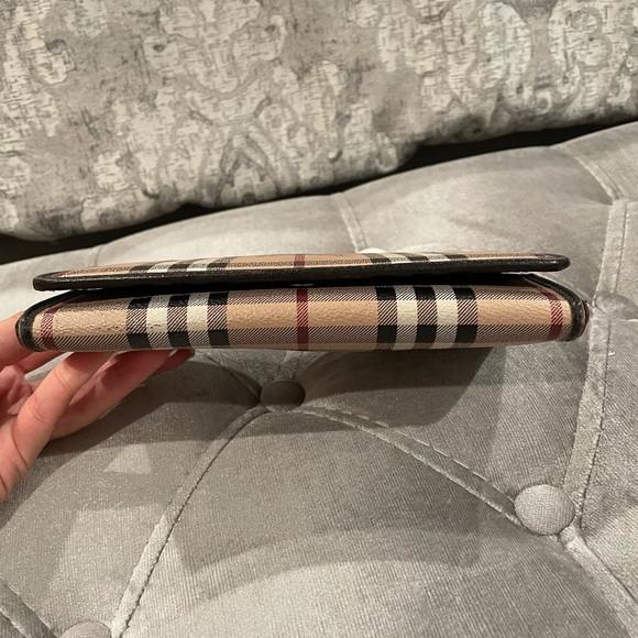 Burberry Check Print Large Wallet Button Closure - Picture 3 of 13